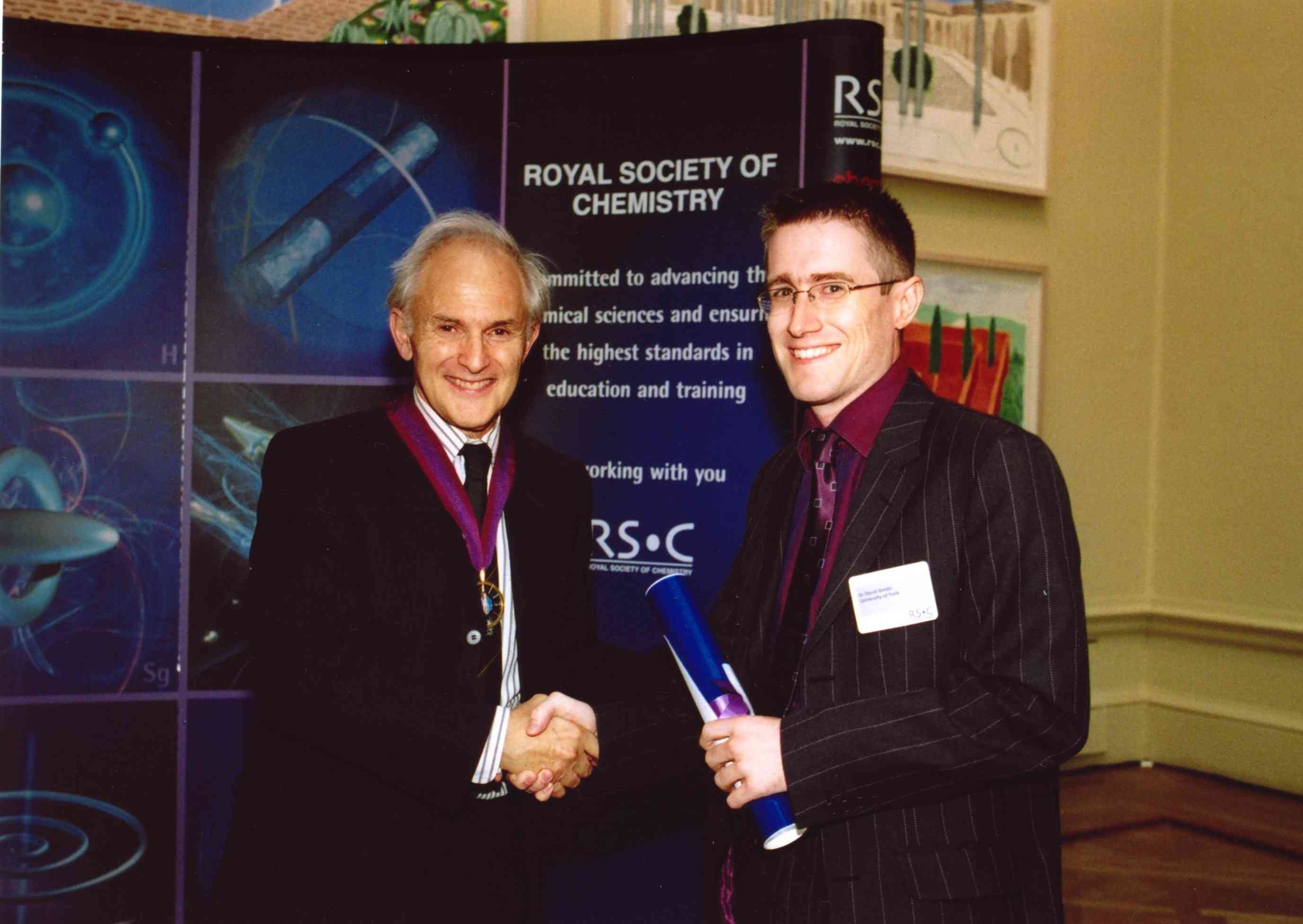 Dave Smith receives his RSC Higher Education Teaching Award