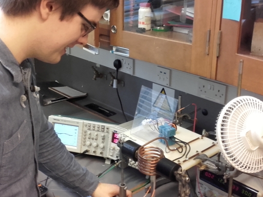 A test jig using magnetic manipulation and RF heating of nano-particles A test jig using magnetic manipulation and RF heating of nano-particles